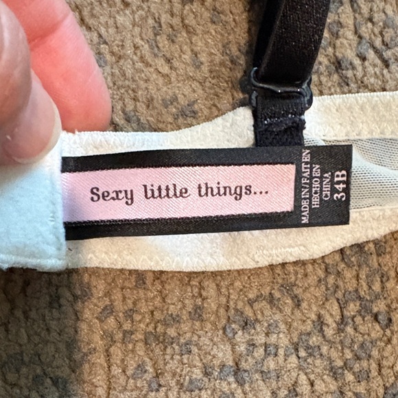 Victoria's Secret Black and White Lace Bra - Picture 2 of 5